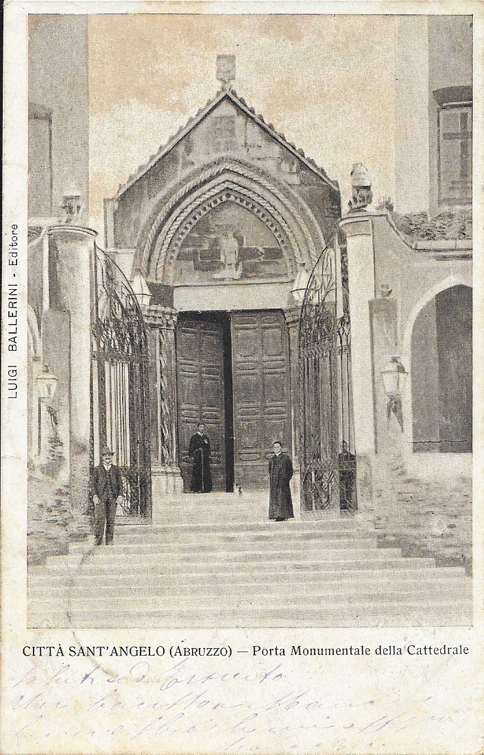 0062 CITTASANTANGELO PORTA MONUMENTALE DELLA CATTEDRALE 1920_10_02 FRONTE